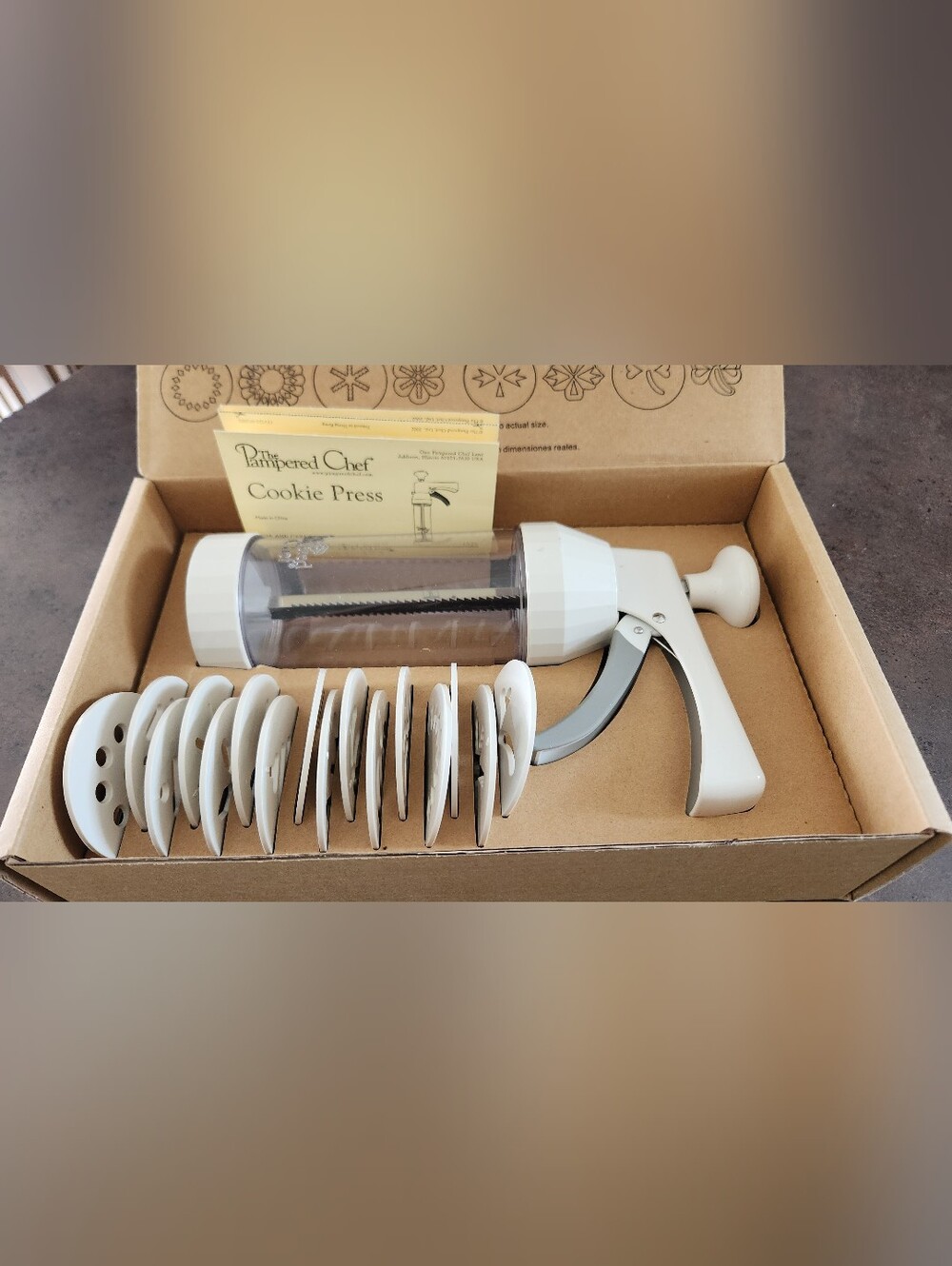Pampered Chef Cookie Press Set w/16 Discs, #1525